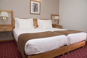 Hotel Rainha D. Amelia, Arts & Leisure