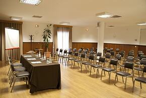 Hotel Rainha D. Amelia, Arts & Leisure