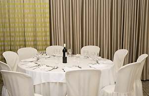 Hotel Rainha D. Amelia, Arts & Leisure