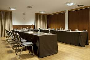 Hotel Rainha D. Amelia, Arts & Leisure