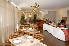 Hotel Rainha D. Amelia, Arts & Leisure