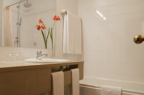 Hotel Rainha D. Amelia, Arts & Leisure