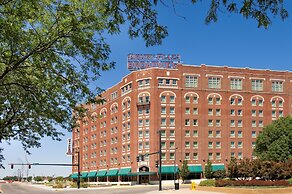 Drury Plaza Hotel Broadview - Wichita
