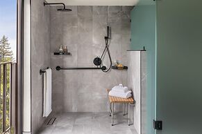 Casa Mani Resort Napa Valley, Curio Collection by Hilton