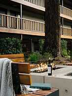 Casa Mani Resort Napa Valley, Curio Collection by Hilton