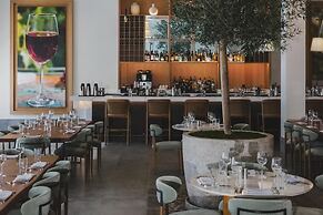 Casa Mani Resort Napa Valley, Curio Collection by Hilton