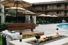 Casa Mani Resort Napa Valley, Curio Collection by Hilton