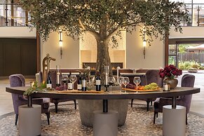 Casa Mani Resort Napa Valley, Curio Collection by Hilton