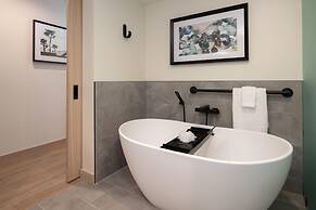 Casa Mani Resort Napa Valley, Curio Collection by Hilton