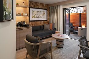 Casa Mani Resort Napa Valley, Curio Collection by Hilton