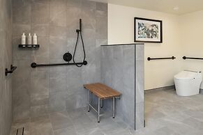 Casa Mani Resort Napa Valley, Curio Collection by Hilton