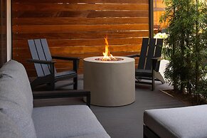Casa Mani Resort Napa Valley, Curio Collection by Hilton