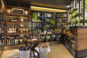 Casa Mani Resort Napa Valley, Curio Collection by Hilton