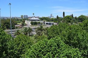 Sir Stamford At Circular Quay