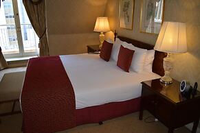 Sir Stamford At Circular Quay