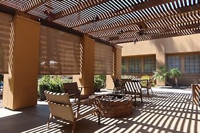 GreenTree Inn & Suites Phoenix Sky Harbor