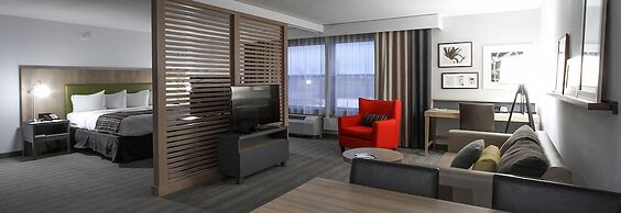 GreenTree Inn & Suites Phoenix Sky Harbor