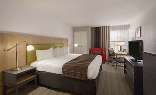 GreenTree Inn & Suites Phoenix Sky Harbor