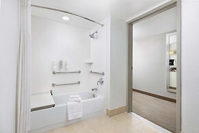 Hampton Inn Naples Central