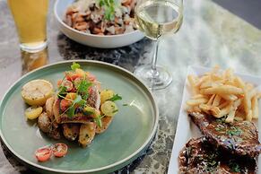 Holiday Inn Sydney Potts Point by IHG
