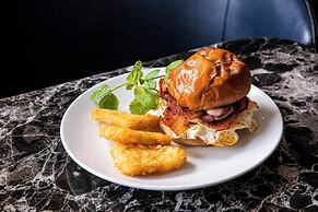 Holiday Inn Sydney Potts Point by IHG