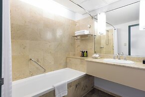 Holiday Inn Sydney Potts Point by IHG