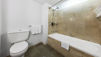 Holiday Inn Sydney Potts Point by IHG