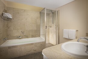 Holiday Inn Sydney Potts Point by IHG