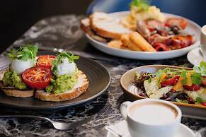 Holiday Inn Sydney Potts Point by IHG