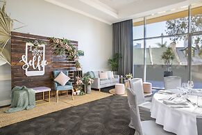 Holiday Inn Sydney Potts Point by IHG