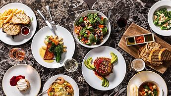 Holiday Inn Sydney Potts Point by IHG