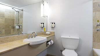 Holiday Inn Sydney Potts Point by IHG