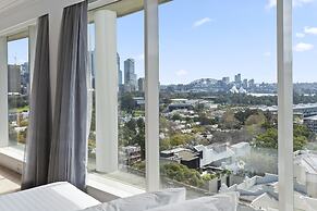 Holiday Inn Sydney Potts Point by IHG
