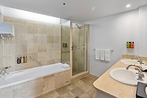 Holiday Inn Sydney Potts Point by IHG