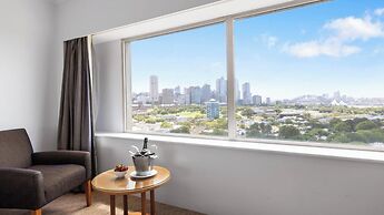 Holiday Inn Sydney Potts Point by IHG