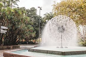 Holiday Inn Sydney Potts Point by IHG