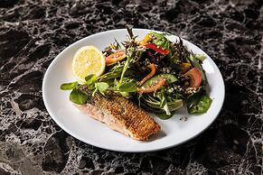 Holiday Inn Sydney Potts Point by IHG