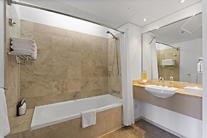 Holiday Inn Sydney Potts Point by IHG