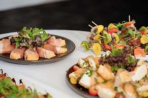 Holiday Inn Sydney Potts Point by IHG