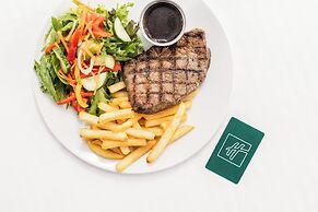 Holiday Inn Sydney Potts Point by IHG