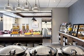 Holiday Inn Montreal Longueuil by IHG