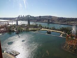 Holiday Inn Montreal Longueuil by IHG