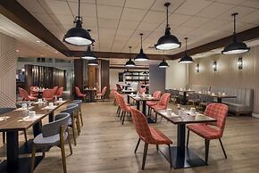Holiday Inn Montreal Longueuil by IHG