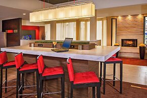 Courtyard by Marriott Hampton