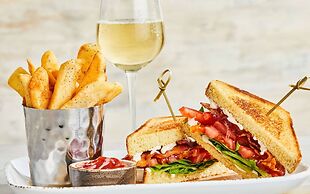 Courtyard by Marriott Hampton