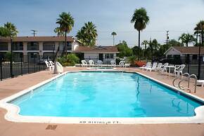 Colony Inn