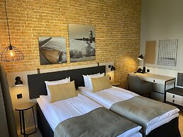 Skyline Airport Hotel