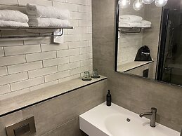 Skyline Airport Hotel