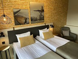 Skyline Airport Hotel