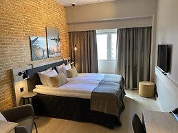 Skyline Airport Hotel